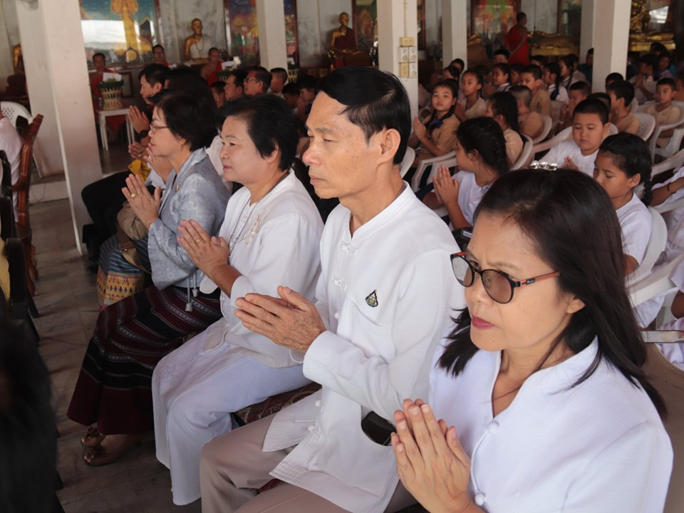 พุทธศาสนิกชนชาวจังหวัดลำพูนร่วม สืบสานอนุรักษ์ประเพณีและวัฒนธรรมอันดีงาม ในเทศกาลเข้าพรรษา โดยร่วมกันประกอบพิธีหล่อเทียนพรรษา จำนวน 9 เล่ม เพื่อนำไปร่วมงานแห่เทียนพรรษา ในวันที่ 12 กรกฎาคม 2562 นี้