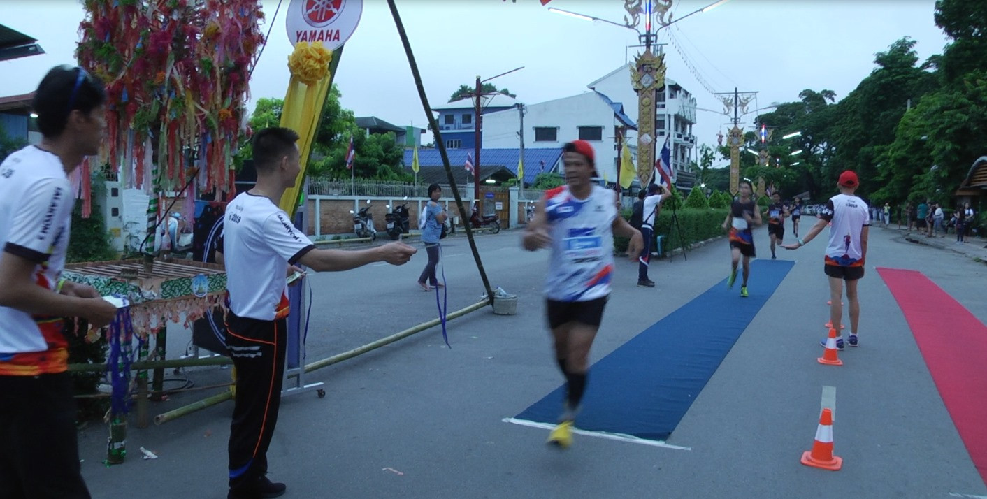 นักท่องเที่ยวและประชาชนชาวจังหวัดลำพูนผู้รักสุขภาพร่วมงาน ”วิ่งสลากย้อม หนึ่งเดียวในโลก มินิมาราธอน ครั้งที่ 3” เพื่อส่งเสริมการเดิน-วิ่ง เพื่อสุขภาพและการออกกำลังกายแก่ประชาชนทั่วไปให้เป็นที่นิยมแพร่หลาย เผยแพร่ประชาสัมพันธ์และส่งเสริมการท่องเที่ยวของจังหวัดลำพูน ในงานประเพณี "สลากย้อมลำพูน หนึ่งเดียวในโลก" 1 ปีมีแค่ครั้งเดียว และมีที่จังหวัดลำพูนที่เดียว