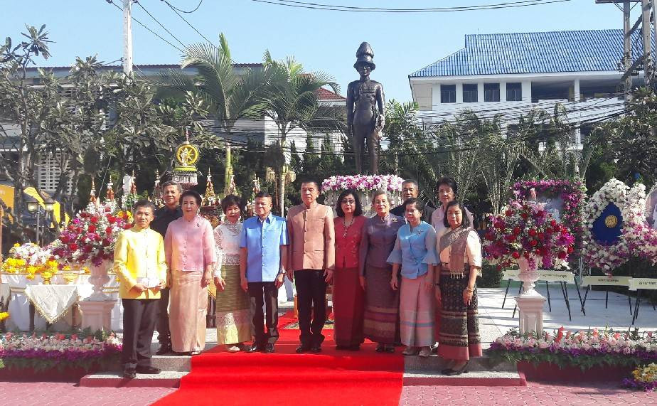 จังหวัดลำพูน จัดพิธีบวงสรวงและวางพวงมาลา พลตรีมหาอำมาตย์โทเจ้าจักรคำขจรศักดิ์ เจ้าผู้ครองนครลำพูน