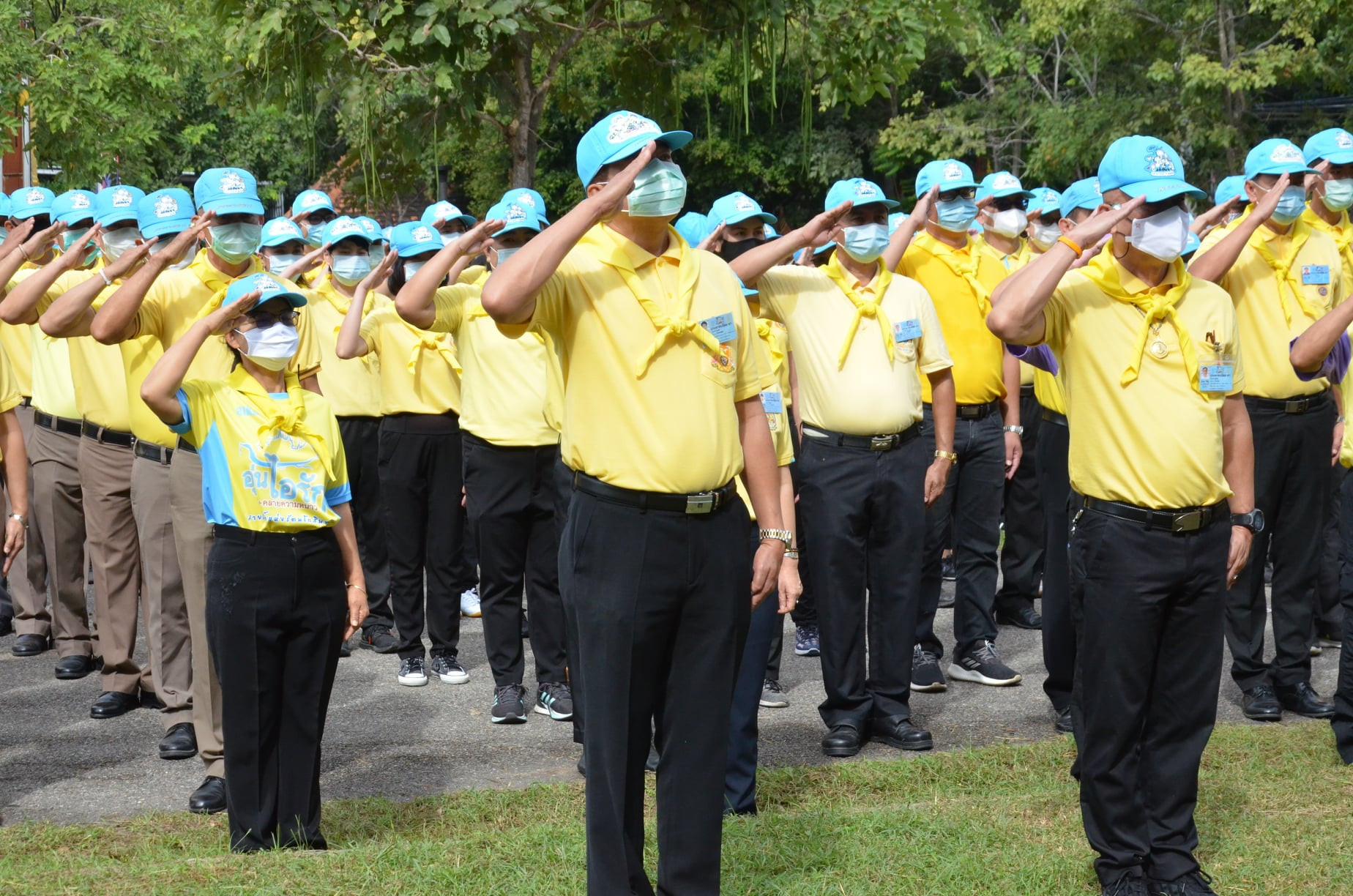 ผู้ว่าราชการจังหวัดลำพูน นำจิตอาสา กว่า 1000 คน ร่วมพัฒนาปรับภูมิทัศน์ทำความสะอาดลำน้ำ คู คลอง ถวายเป็นพระราชกุศล เนื่องในวันคล้ายวันสวรรคตพระบาทสมเด็จพระบรมชนกาธิเบศรมหาภูมิพลอดุลยเดชมหาราช บรมนาถบพิตร 13 ตุลาคม 2563