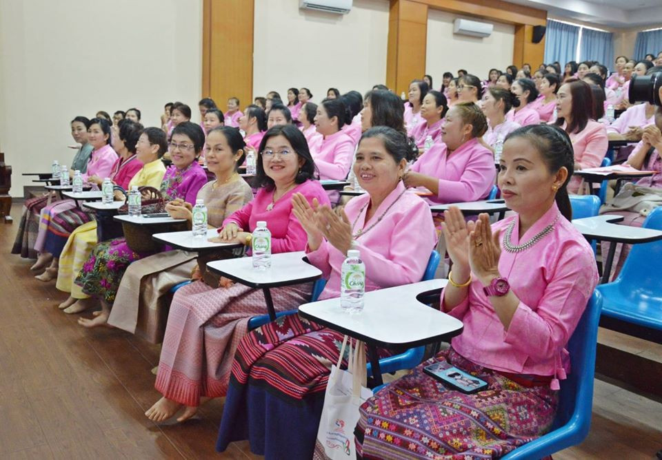 ประธานสภาสตรี รณรงค์สตรีลำพูน สวมใส่ผ้าไทย สืบสานภูมิปัญญาไทย เสริมสร้างเศรษฐกิจไทยให้มั่นคง